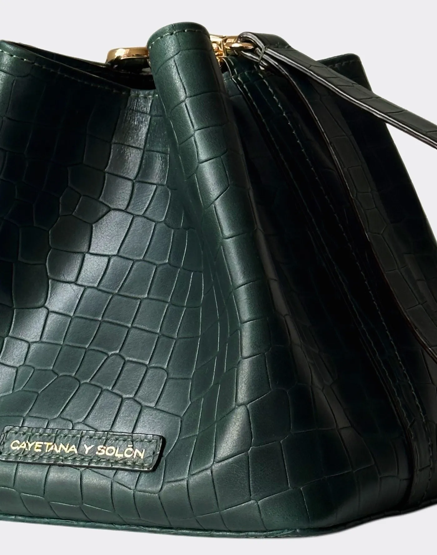 Bucket Cuero Mini Croc Verde - Imagen 3